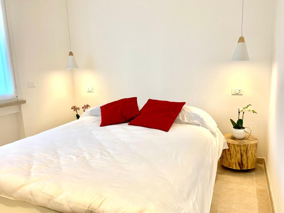 Suite Claudia Sirmione Exterior photo