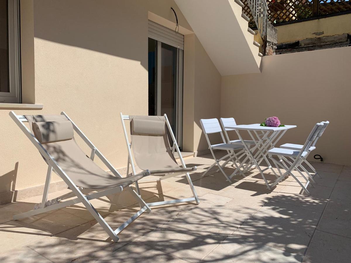 Suite Claudia Sirmione Exterior photo
